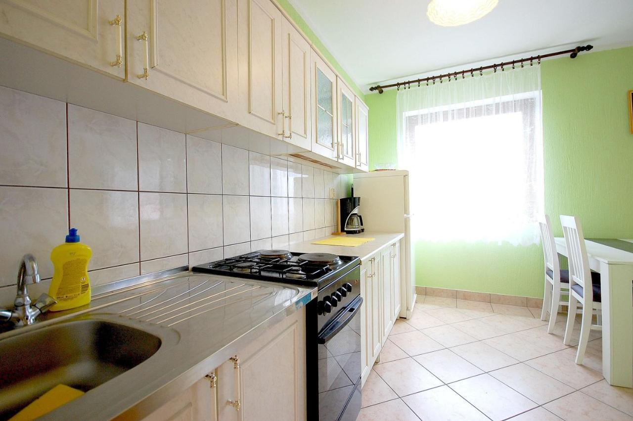 Apartment Ivan By El-Pi Tours Malinska Eksteriør bilde